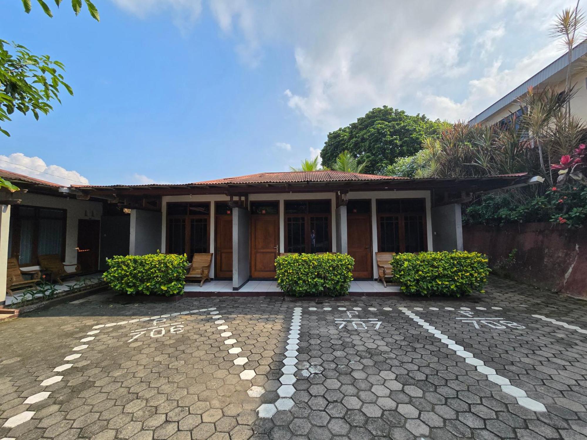Kusma Hotel Bandungan Semarang Exterior foto